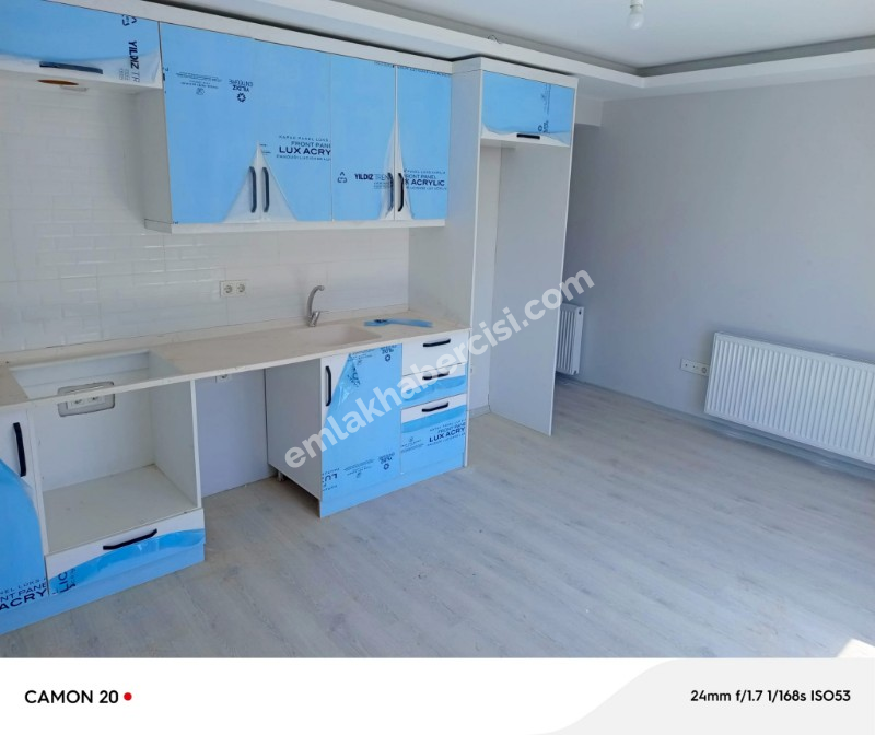 MUDANYA HALİTPAŞA 'da STADYUM MEVKİİ SATILIK 3.KAT SIFIR 1+1 DAİRE