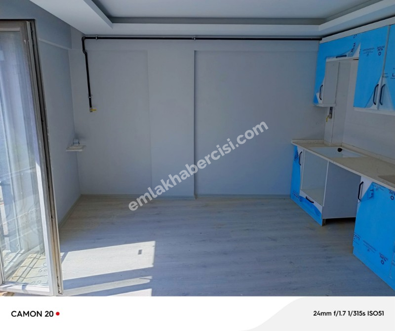 MUDANYA HALİTPAŞA 'da STADYUM MEVKİİ SATILIK 3.KAT SIFIR 1+1 DAİRE