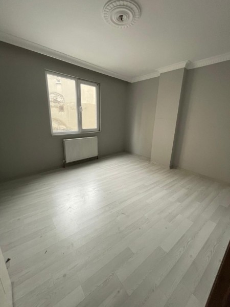 Çırçır’da Metro’ya 3 Dk Düzayak 2+1 Boş Satılık Daire