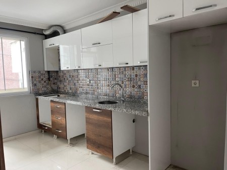 Çırçır’da Metro’ya 3 Dk Düzayak 2+1 Boş Satılık Daire