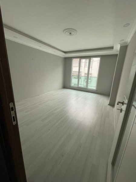 Çırçır’da Metro’ya 3 Dk Düzayak 2+1 Boş Satılık Daire