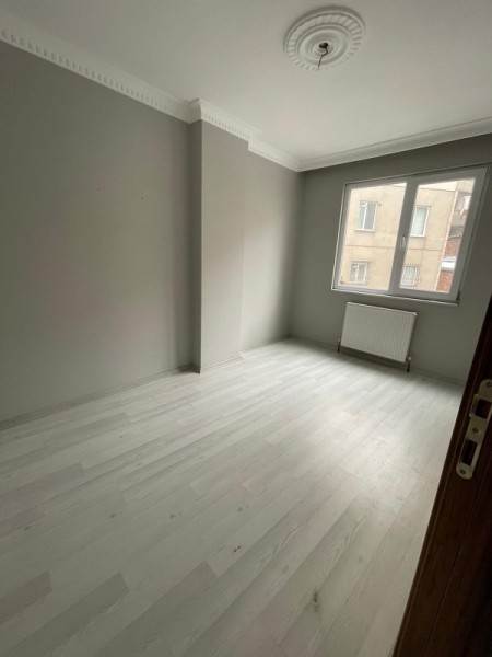 Çırçır’da Metro’ya 3 Dk Düzayak 2+1 Boş Satılık Daire