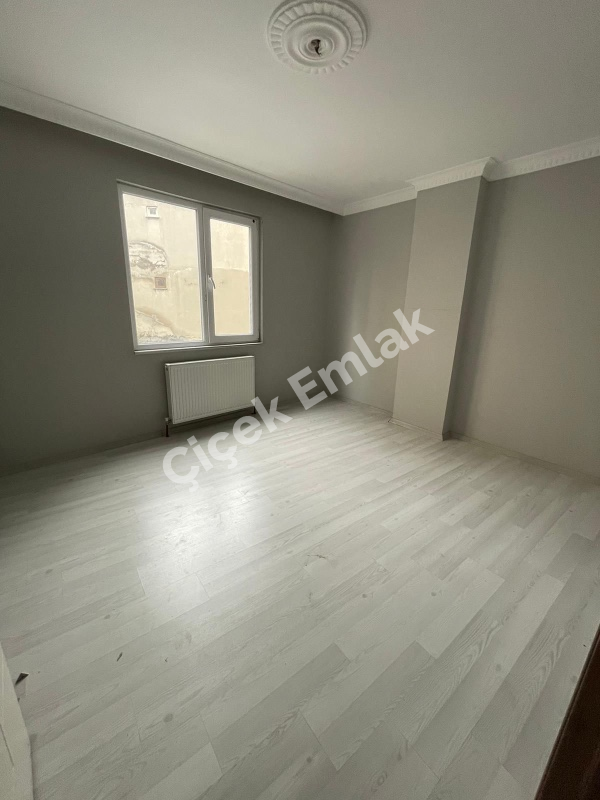 Çırçır’da Metro’ya 3 Dk Düzayak 2+1 Boş Satılık Daire