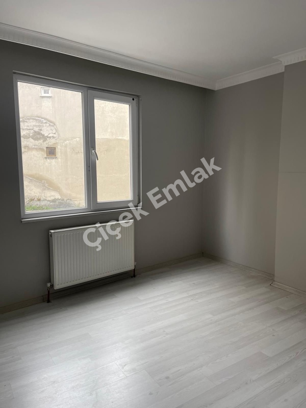 Çırçır’da Metro’ya 3 Dk Düzayak 2+1 Boş Satılık Daire