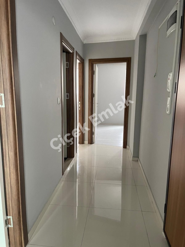 Çırçır’da Metro’ya 3 Dk Düzayak 2+1 Boş Satılık Daire