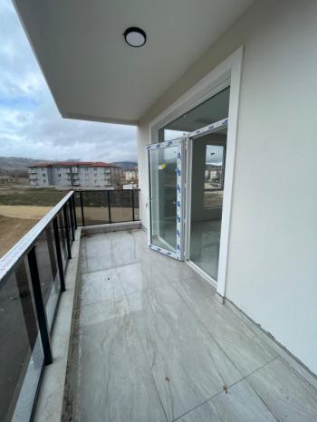 AFYON ÜÇOK EMLAKTAN MAREŞAL F ÇAKMAK MAH KİRALIK SIFIR LÜX 3+1 EBEBEYN BANYOLU DAİRE