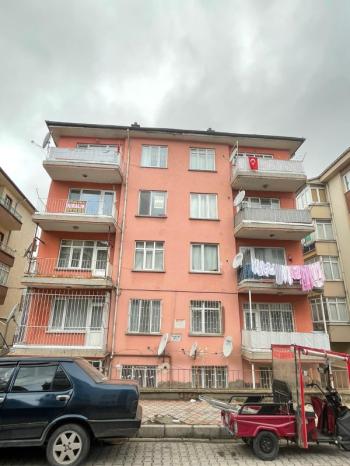 AFYON ÜÇOK EMLAKTAN CUMHURİYET MAH KİRALIK ARAKAT 2+1 DAİRE