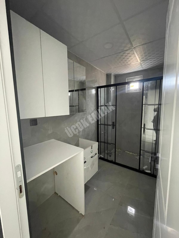 AFYON ÜÇOK EMLAKTAN MAREŞAL F ÇAKMAK MAH KİRALIK SIFIR LÜX 3+1 ARAKAT EBEBEYN BANYOLU DAİRE