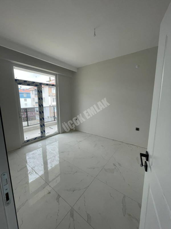 AFYON ÜÇOK EMLAKTAN MAREŞAL F ÇAKMAK MAH KİRALIK SIFIR LÜX 3+1 ARAKAT EBEBEYN BANYOLU DAİRE