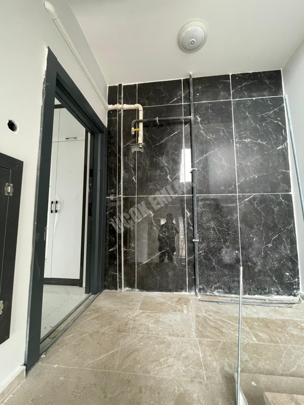 AFYON ÜÇOK EMLAKTAN MAREŞAL F ÇAKMAK MAH KİRALIK SIFIR LÜX 3+1 EBEBEYN BANYOLU DAİRE