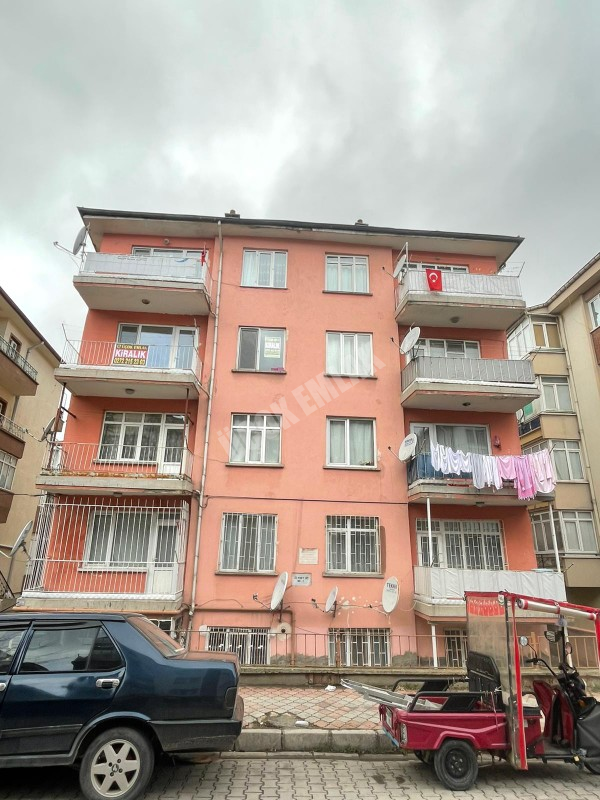 AFYON ÜÇOK EMLAKTAN CUMHURİYET MAH KİRALIK ARAKAT 2+1 DAİRE