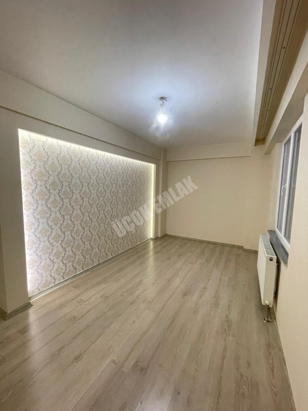 AFYON ÜÇOK EMLAKTAN UYDUKENT SELÇUKLU MAH KİRALIK ARAKAT LÜX 3+1 DAİRE