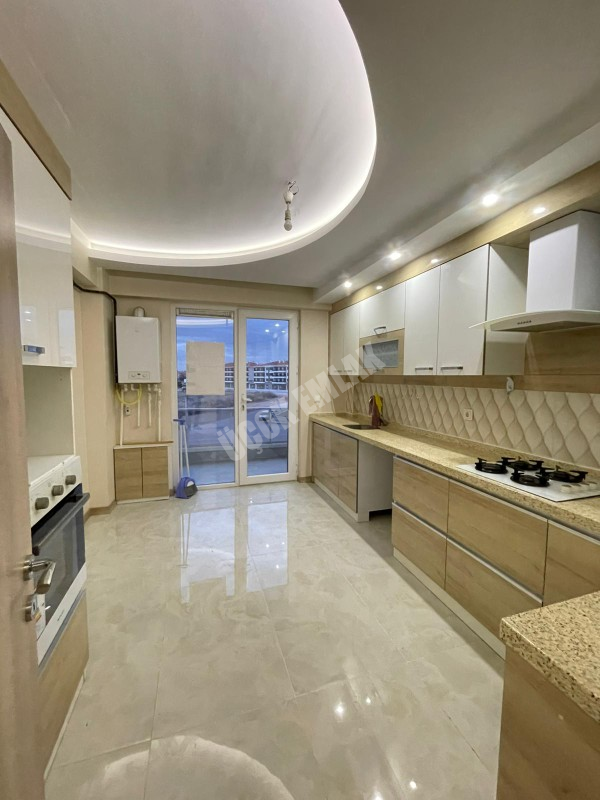 AFYON ÜÇOK EMLAKTAN UYDUKENT SELÇUKLU MAH KİRALIK ARAKAT LÜX 3+1 DAİRE