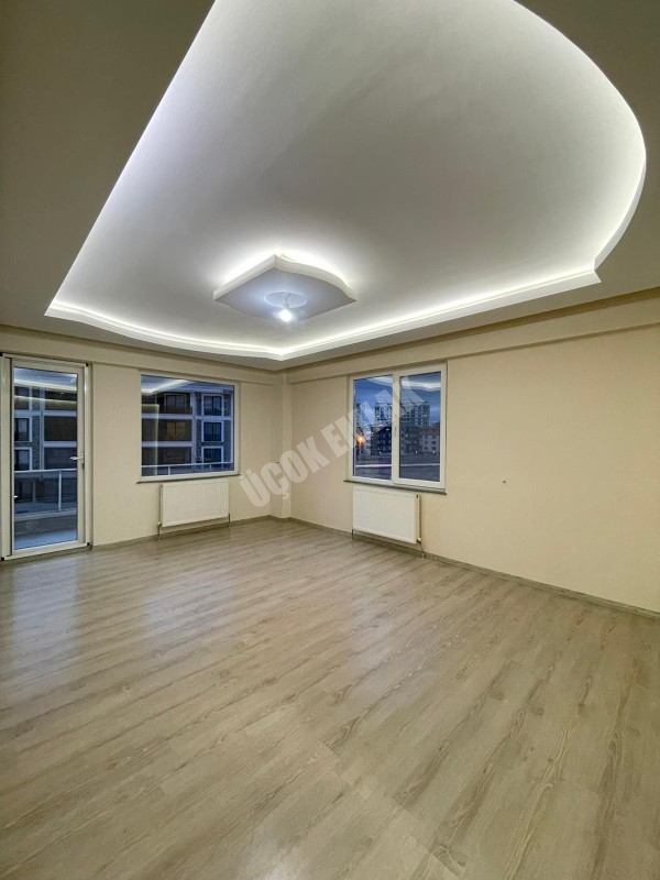 AFYON ÜÇOK EMLAKTAN UYDUKENT SELÇUKLU MAH KİRALIK ARAKAT LÜX 3+1 DAİRE