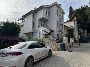 ALYANS'TAN YEŞİLE DOYACAĞINIZ ÖZEL BAHÇELİ MASRAFSIZ TRİPLEX 5+2