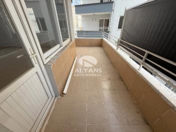 ALYANSTAN DENİZE YÜRÜME MESAFESİNDE SİTE İÇİ BAĞIMSIZ MUTFAK 3+1