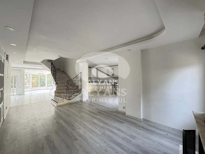 ALYANS'TAN YEŞİLE DOYACAĞINIZ ÖZEL BAHÇELİ MASRAFSIZ TRİPLEX 5+2