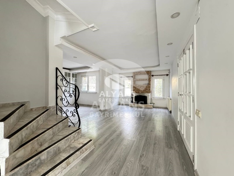 ALYANS'TAN YEŞİLE DOYACAĞINIZ ÖZEL BAHÇELİ MASRAFSIZ TRİPLEX 5+2