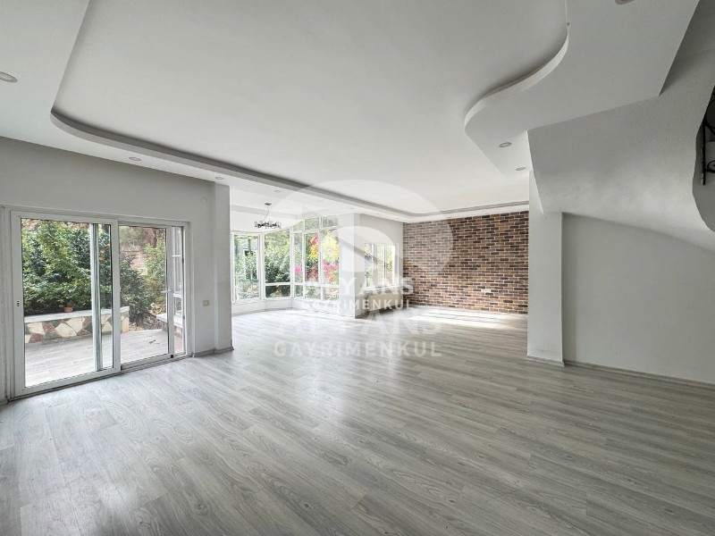 ALYANS'TAN YEŞİLE DOYACAĞINIZ ÖZEL BAHÇELİ MASRAFSIZ TRİPLEX 5+2