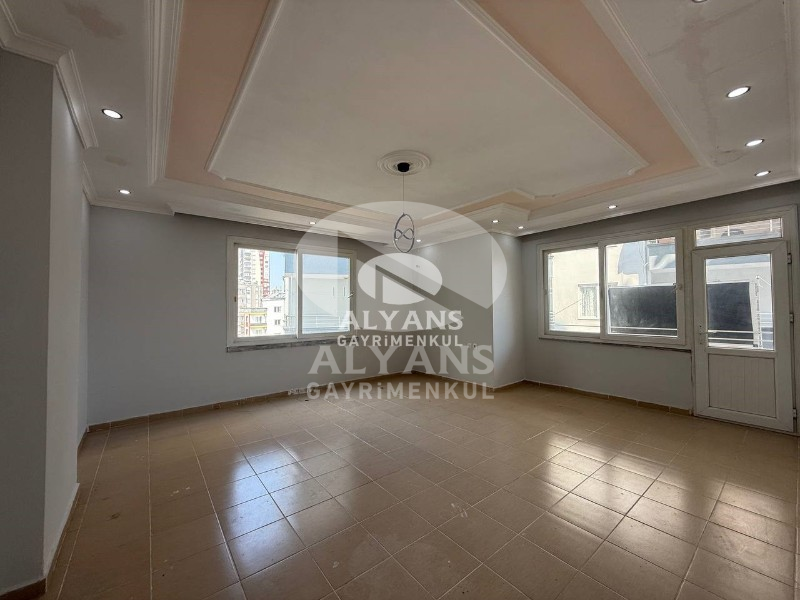 ALYANSTAN DENİZE YÜRÜME MESAFESİNDE SİTE İÇİ BAĞIMSIZ MUTFAK 3+1