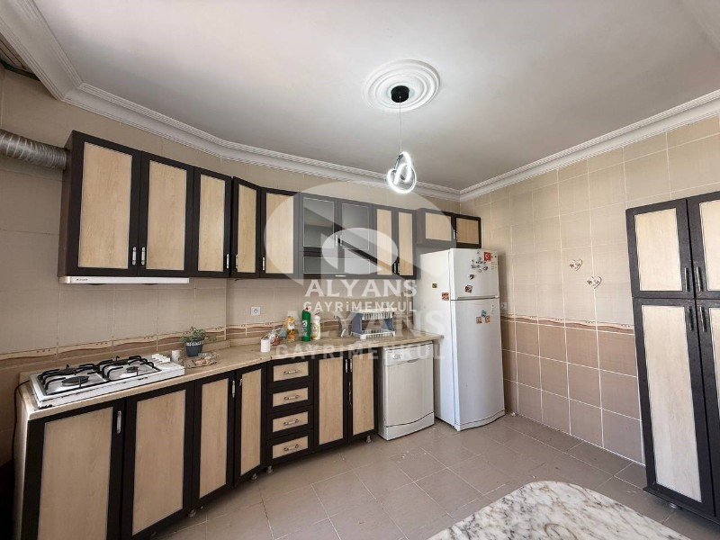 ALYANSTAN DENİZE YÜRÜME MESAFESİNDE SİTE İÇİ BAĞIMSIZ MUTFAK 3+1