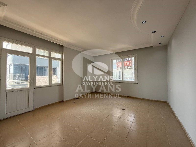 ALYANSTAN DENİZE YÜRÜME MESAFESİNDE SİTE İÇİ BAĞIMSIZ MUTFAK 3+1