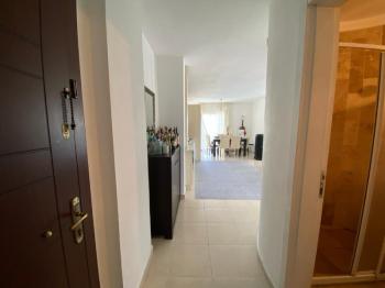 EFELER MAHALLESİ’NDE SATILIK 1+1 EŞYALI HAVUZLU ARA KAT DAİRE FİYAT: 3.650.000TL