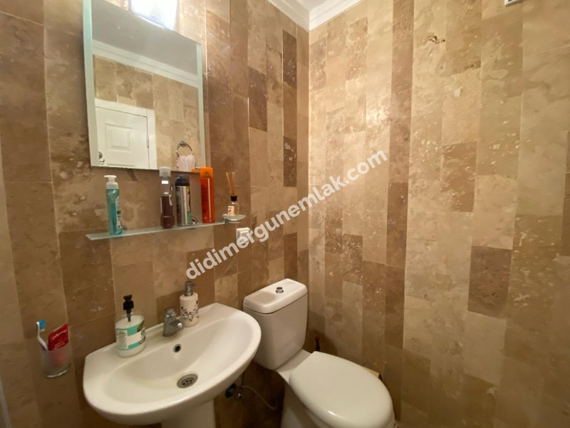 EFELER MAHALLESİ’NDE SATILIK 1+1 EŞYALI HAVUZLU ARA KAT DAİRE FİYAT: 3.650.000TL