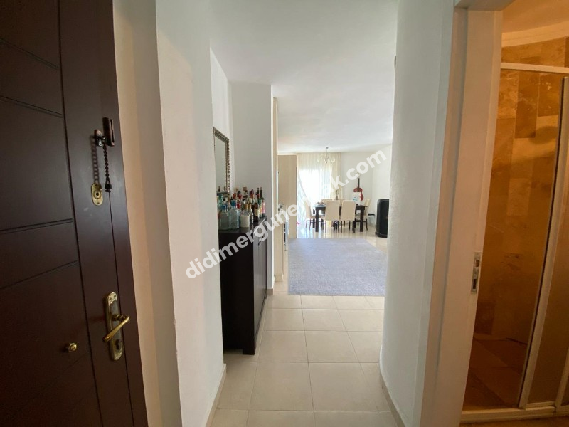 EFELER MAHALLESİ’NDE SATILIK 1+1 EŞYALI HAVUZLU ARA KAT DAİRE FİYAT: 3.650.000TL