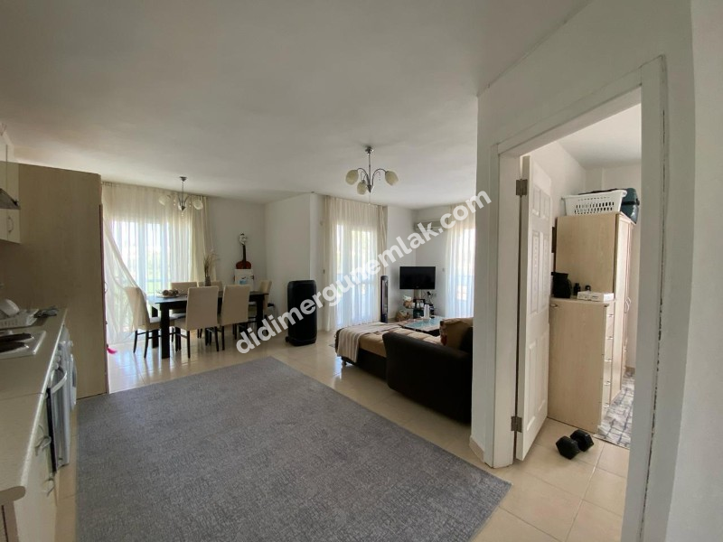 EFELER MAHALLESİ’NDE SATILIK 1+1 EŞYALI HAVUZLU ARA KAT DAİRE FİYAT: 3.650.000TL