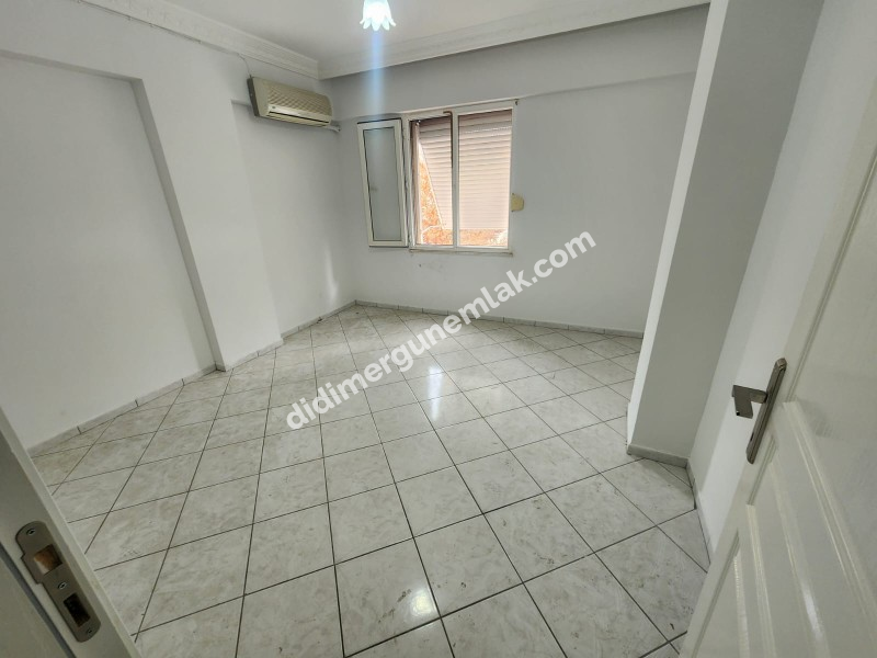 ÇAMLIK MAHALLESİ’NDE SATILIK 2+1 AÇIK MUTFAK DAİRE | DENİZE YÜRÜME MESAFESİNDE  Fiyat: 4.350.000 TL