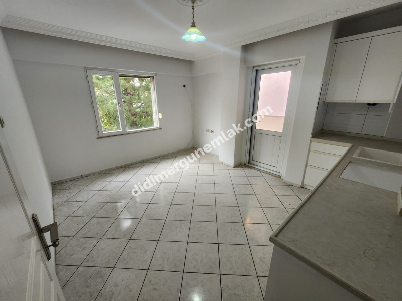 ÇAMLIK MAHALLESİ’NDE SATILIK 2+1 AÇIK MUTFAK DAİRE | DENİZE YÜRÜME MESAFESİNDE  Fiyat: 4.350.000 TL