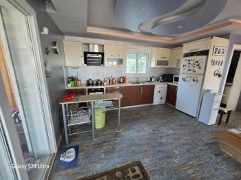 KUŞADASINDA ÖZEL HAVUZLU GENİŞ BAHÇELİ FUL DENİZ MANZARALI 3+1 VİLLA