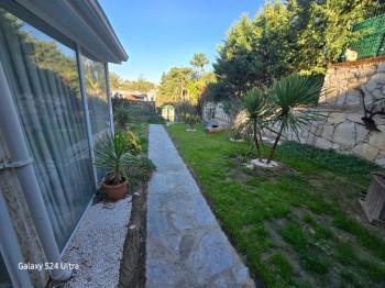 KUŞADASINDA ÖZEL HAVUZLU GENİŞ BAHÇELİ FUL DENİZ MANZARALI 3+1 VİLLA