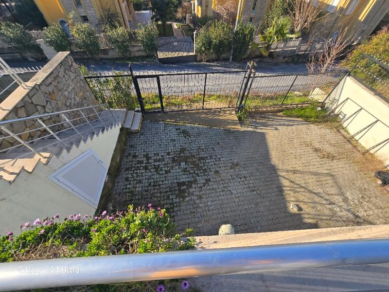 KUŞADASINDA ÖZEL HAVUZLU GENİŞ BAHÇELİ FUL DENİZ MANZARALI 3+1 VİLLA