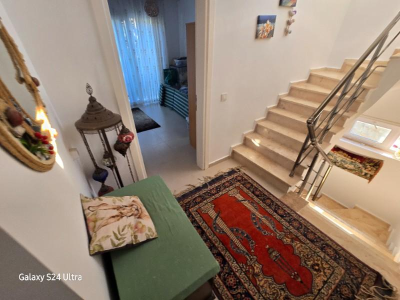 KUŞADASINDA ÖZEL HAVUZLU GENİŞ BAHÇELİ FUL DENİZ MANZARALI 3+1 VİLLA