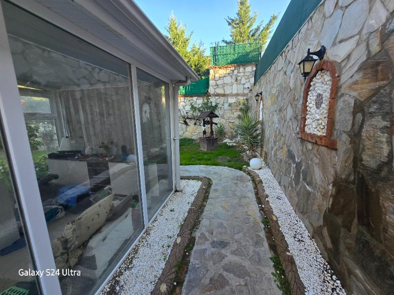 KUŞADASINDA ÖZEL HAVUZLU GENİŞ BAHÇELİ FUL DENİZ MANZARALI 3+1 VİLLA