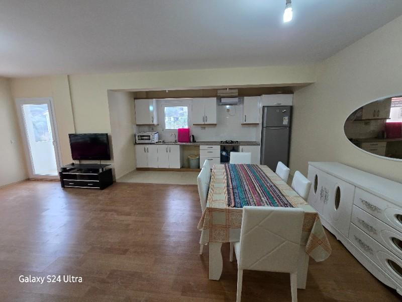 KUŞADASINDA GENİŞ MERKEZE YAKIN DOĞALGAZLI 3+1 SATILIK DAİRE