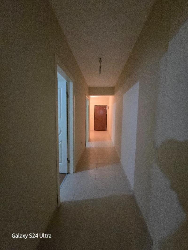 KUŞADASINDA GENİŞ MERKEZE YAKIN DOĞALGAZLI 3+1 SATILIK DAİRE