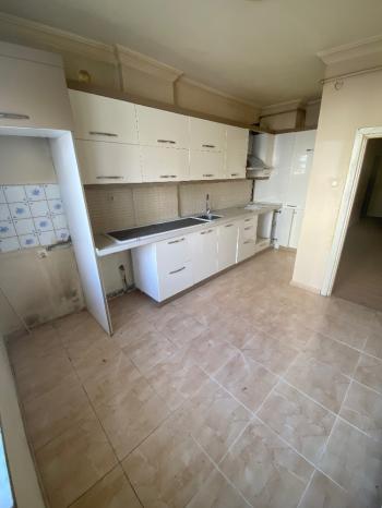 GÜVENAY - ÇORUM ULUKAVAK MAH. ADLİYE ARKASI  BAKIMLI 4+1 SATILIK DAİRE 