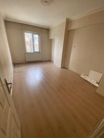 GÜVENAY - ÇORUM ULUKAVAK MAH. ADLİYE ARKASI  BAKIMLI 4+1 SATILIK DAİRE 