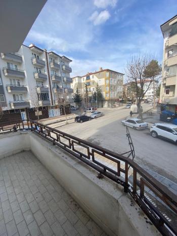 GÜVENAY - ÇORUM ULUKAVAK MAH. ADLİYE ARKASI  BAKIMLI 4+1 SATILIK DAİRE 