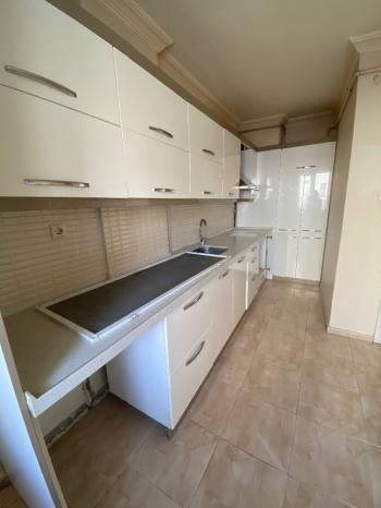 GÜVENAY - ÇORUM ULUKAVAK MAH. ADLİYE ARKASI  BAKIMLI 4+1 SATILIK DAİRE 