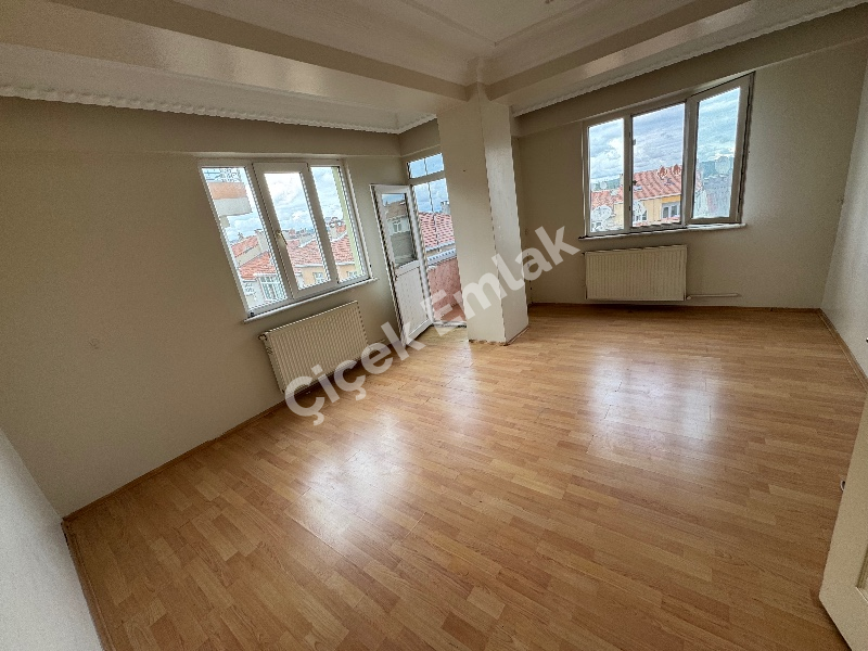 Akşemsettin'de 4+1 Boş Satılık Dubleks