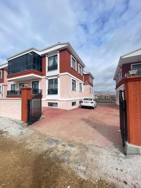AFYON ÜÇOK EMLAKTAN FATİH MAH SATILIK SIFIR 3+1 LÜX GÜNEY CEPHE DAİRE