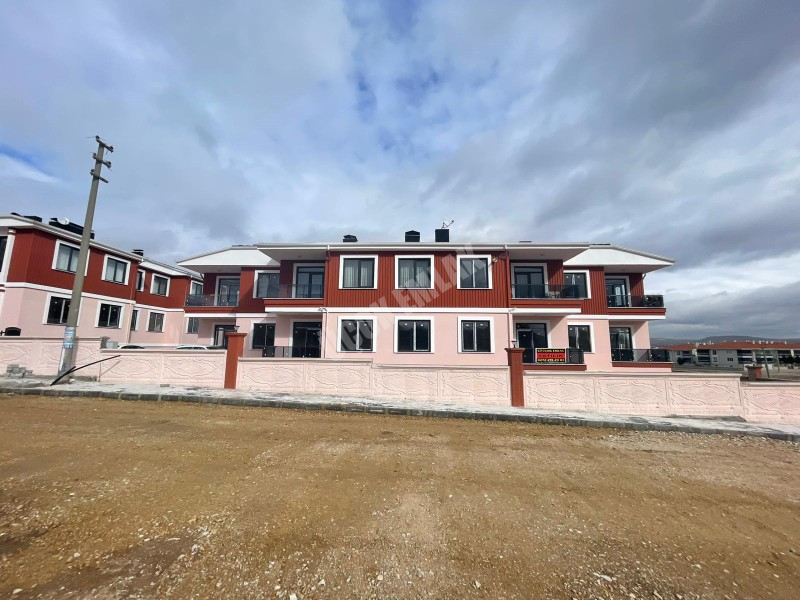 AFYON ÜÇOK EMLAKTAN FATİH MAH SATILIK SIFIR 3+1 LÜX GÜNEY CEPHE DAİRE