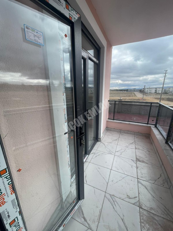 AFYON ÜÇOK EMLAKTAN FATİH MAH SATILIK SIFIR 3+1 LÜX GÜNEY CEPHE DAİRE