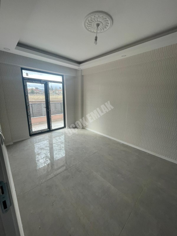 AFYON ÜÇOK EMLAKTAN FATİH MAH SATILIK SIFIR 3+1 LÜX GÜNEY CEPHE DAİRE