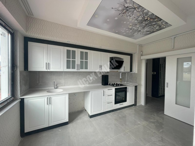 AFYON ÜÇOK EMLAKTAN FATİH MAH SATILIK SIFIR 3+1 LÜX GÜNEY CEPHE DAİRE