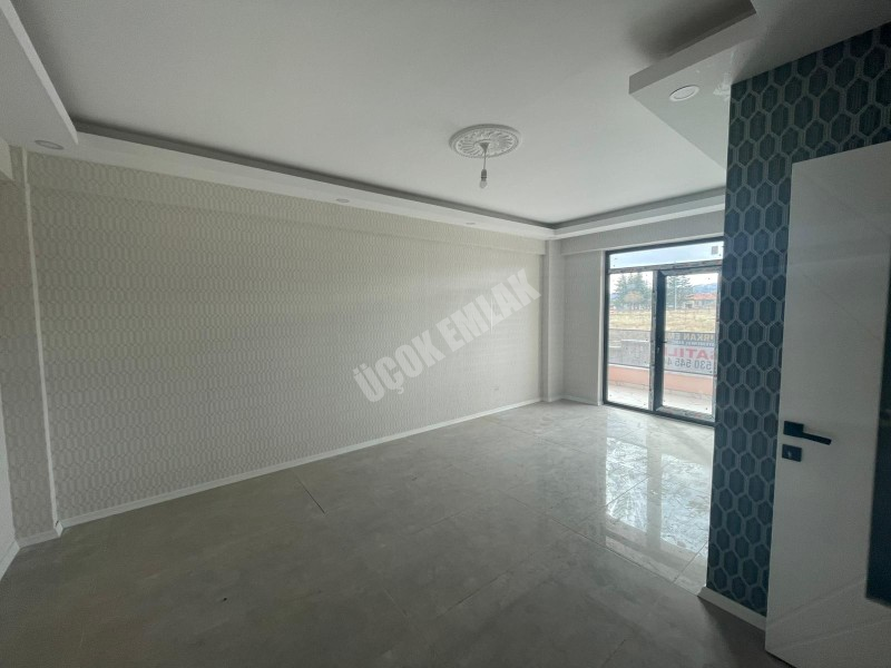 AFYON ÜÇOK EMLAKTAN FATİH MAH SATILIK SIFIR 3+1 LÜX GÜNEY CEPHE DAİRE